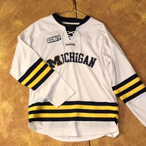 University of Michigan Wolverines Collage Hockey Jersey Men’s Large